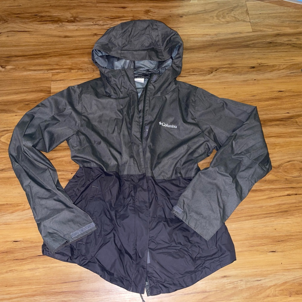 Women’s Medium Columbia windbreaker grey